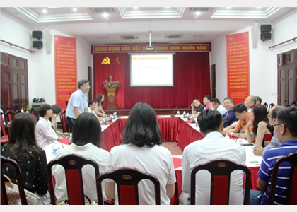  Ban Quản lý làm việc với nhà đầu tư đến từ Hồng Kông