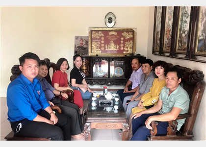 Ban Quản lý thăm hỏi các gia đình liệt sỹ nhân ngày Thương binh - Liệt sỹ 27/7