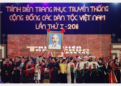 Trình diễn trang phục truyền thống các dân tộc Việt Nam lần thứ I năm 2011: Tôn vinh vẻ đẹp truyền thống cộng đồng các dân tộc thiểu số Việt Nam