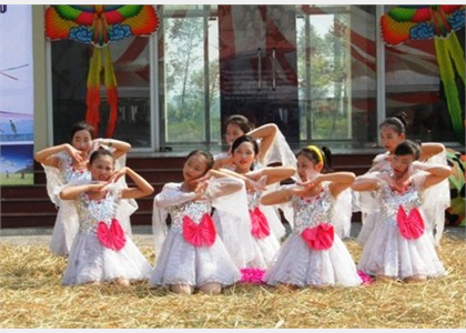  Khai mạc Tết Thiếu nhi năm 2015 tại “Ngôi nhà chung”