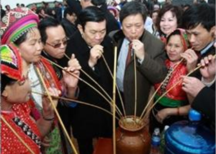 Chủ tịch nước: Chăm lo gìn giữ văn hóa các dân tộc