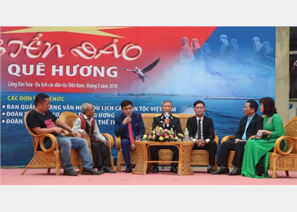 Giao lưu “Mãi mãi tình yêu biển đảo” tại Ngôi nhà chung