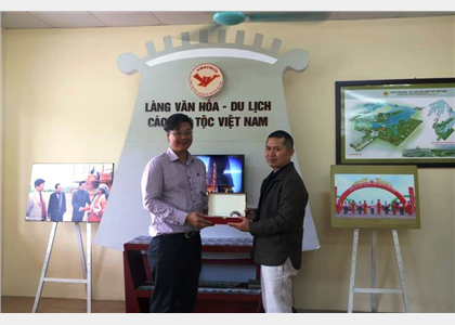 Liên đoàn Báo chí Thái Lan thăm “Ngôi nhà chung”
