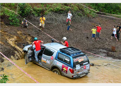 Tổ chức Giải đua xe địa hình Việt Nam 2014 tại “Làng”