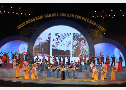 Rực rỡ sắc màu văn hóa các dân tộc Việt Nam tại “Ngôi nhà chung”