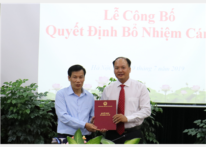  Công bố và trao Quyết định điều động, bổ nhiệm Phó Trưởng ban phụ trách BQL Làng Văn hóa - Du lịch các dân tộc Việt Nam