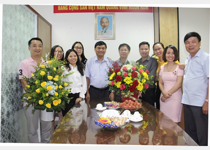 Ban Quản lý tới thăm và chúc mừng các cơ quan báo chí