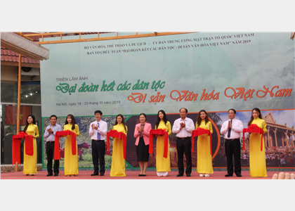 Khai mạc Triển lãm ảnh với chủ đề “Đại đoàn kết các dân tộc - Di sản văn hóa Việt Nam”