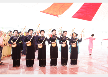 Chương trình hoạt động của cộng đồng dân tộc Tày từ 15/4 - 23/4/2012