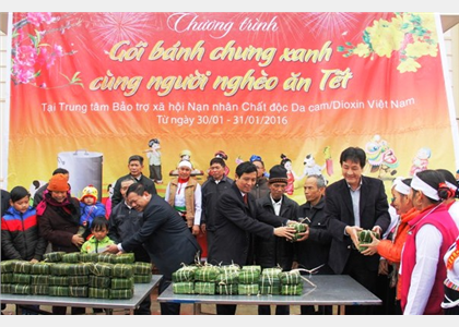 Khai mạc chương trình “Gói bánh chưng xanh cùng người nghèo ăn Tết”
