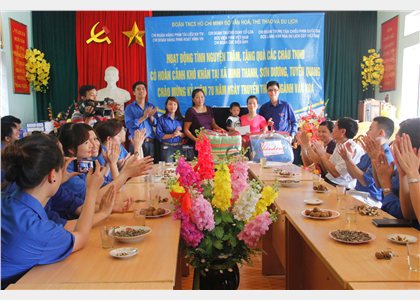 Đoàn Thanh niên Bộ VHTT&DL hành trình về nguồn