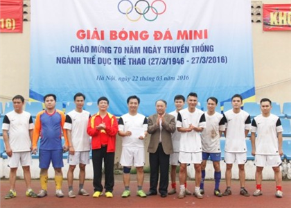 Công đoàn Ban Quản lý tham gia giải bóng đá mini