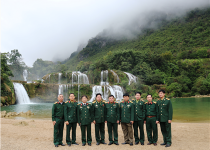 Chương trình Tri ân “Uống nước nhớ nguồn” kỷ niệm Ngày thành lập Quân đội Nhân dân Việt Nam