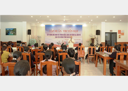 Khai mạc Lớp Tập huấn bảo tồn dân ca, dân vũ của dân tộc Mông: Ươm mầm tinh hoa văn hóa cho thế hệ tương lai