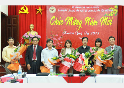 Công đoàn Ban Quản lý Làng VHDL các DTVN: Tổng kết hoạt động năm 2012 và phương hướng nhiệm vụ năm 2013