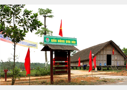 Chương trình hoạt động của cộng đồng dân tộc M'Nông từ 15/4 - 2/5/2012